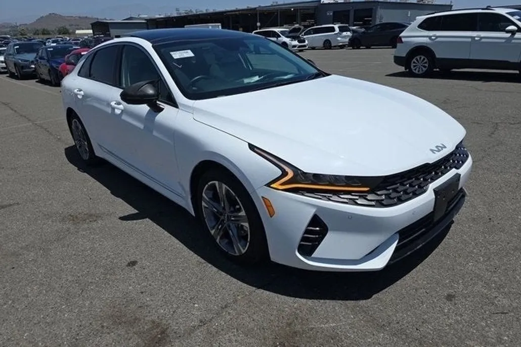 2024 Kia K5 EX photo 1