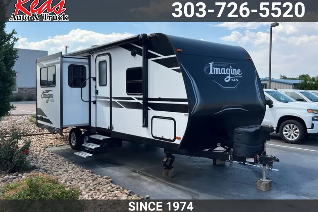 2022 Grand Design Recreational Imagine Narrow Body photo 1