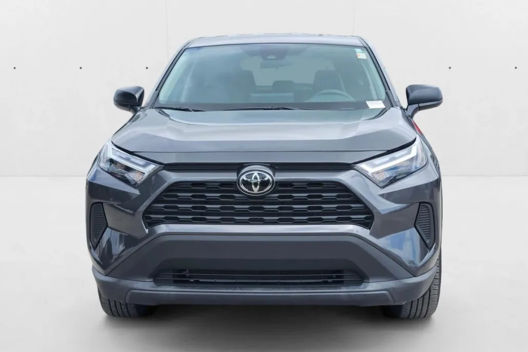 2024 Toyota RAV4 LE photo 1
