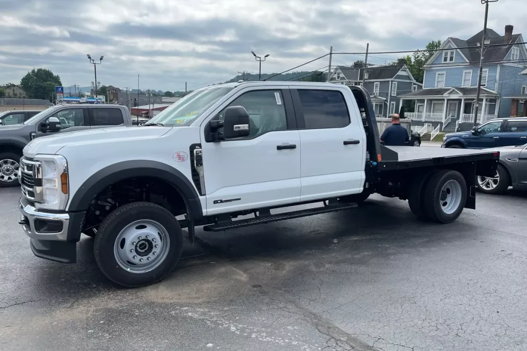 2025 Ford F-550 XL photo 1