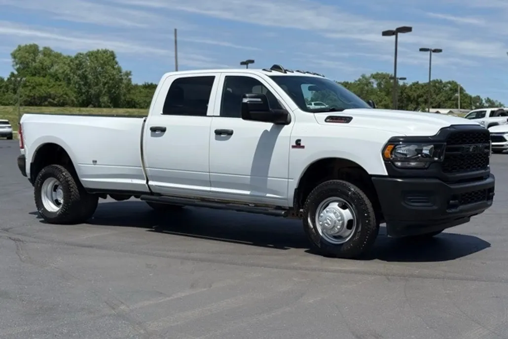 2023 Ram 3500 Tradesman photo 1