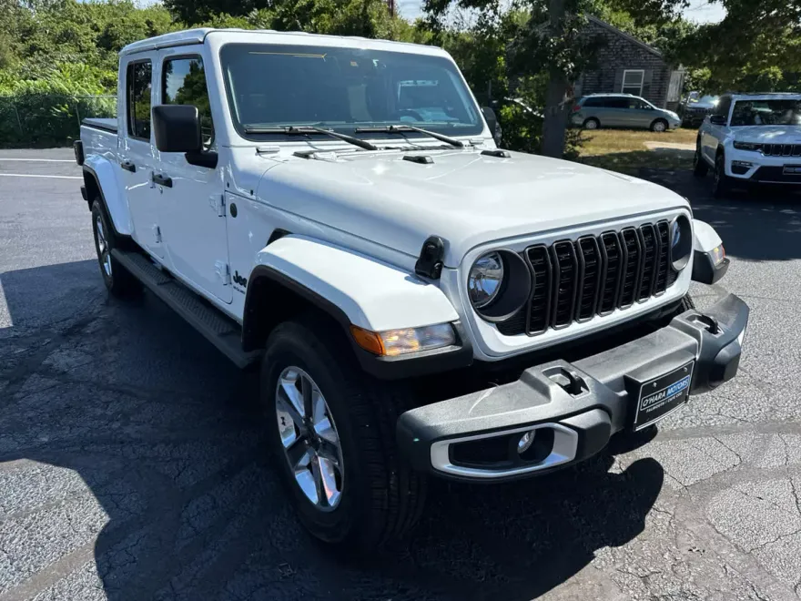 2024 Jeep Gladiator Sport S photo 1