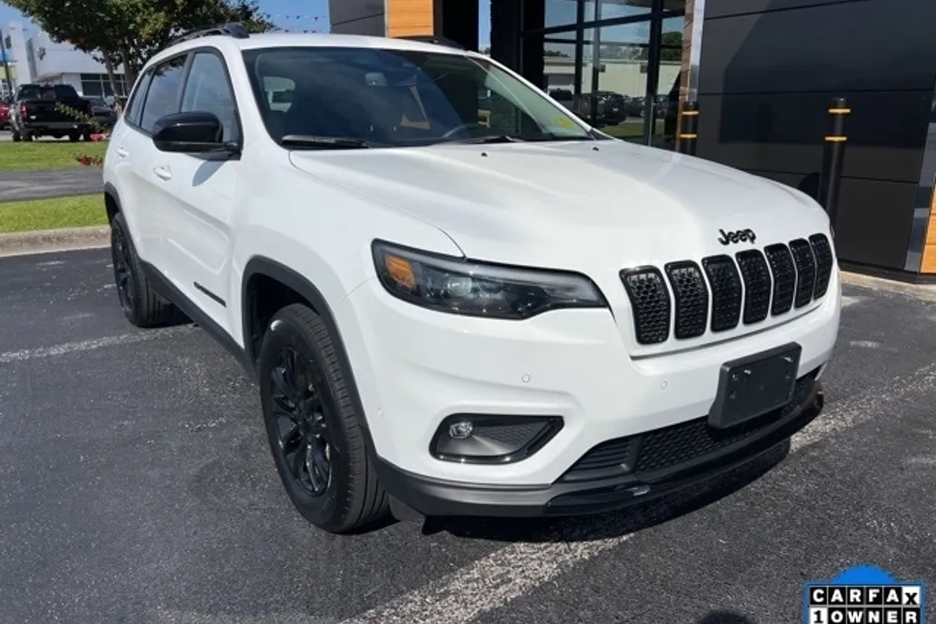 2023 Jeep Cherokee Altitude photo 1