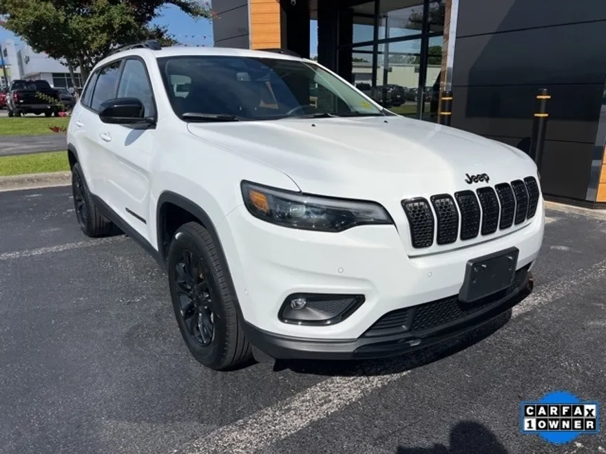 2023 Jeep Cherokee Altitude photo 1