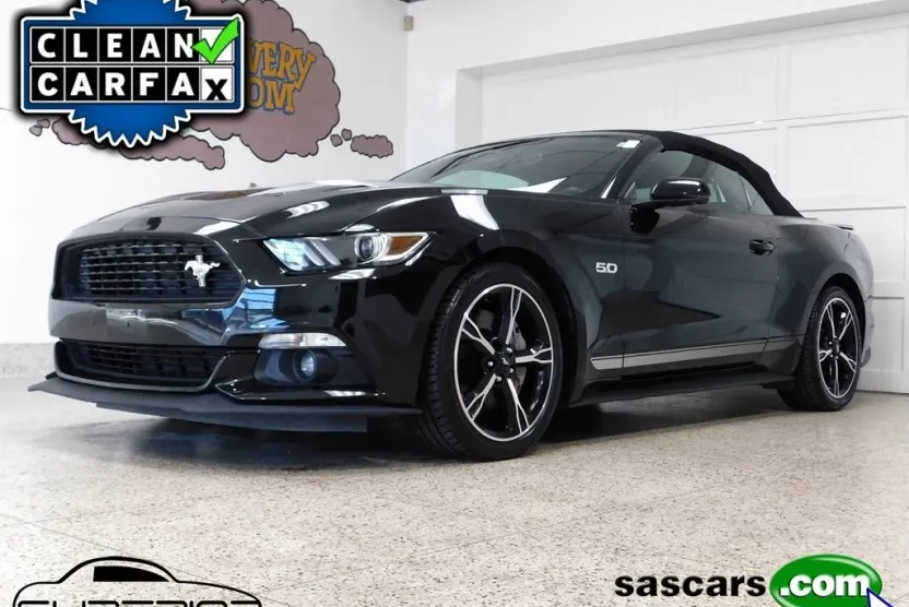 2016 Ford Mustang GT Convertible photo 1