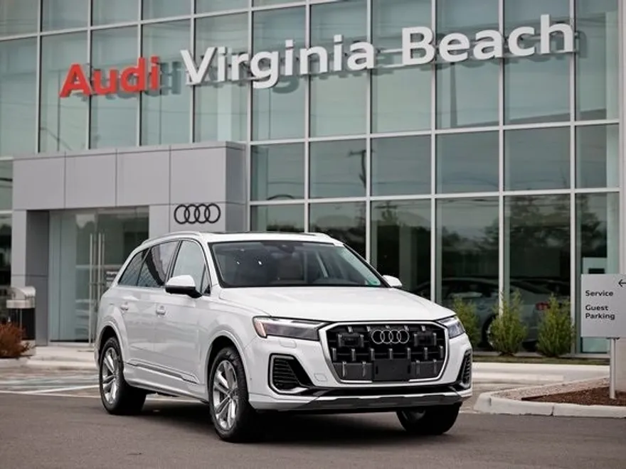 2025 Audi Q7 55 Premium Plus photo 1