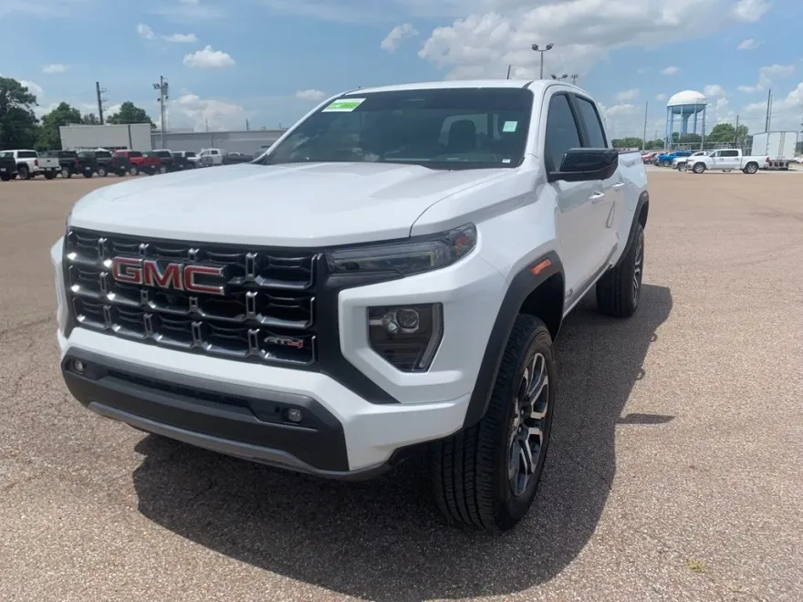 2024 Gmc Canyon AT4 photo 1
