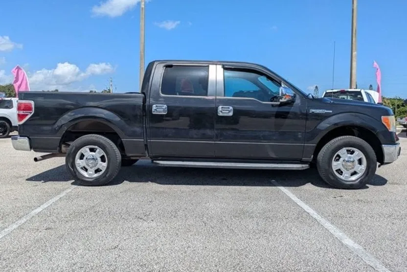 2013 Ford F-150 XLT photo 1