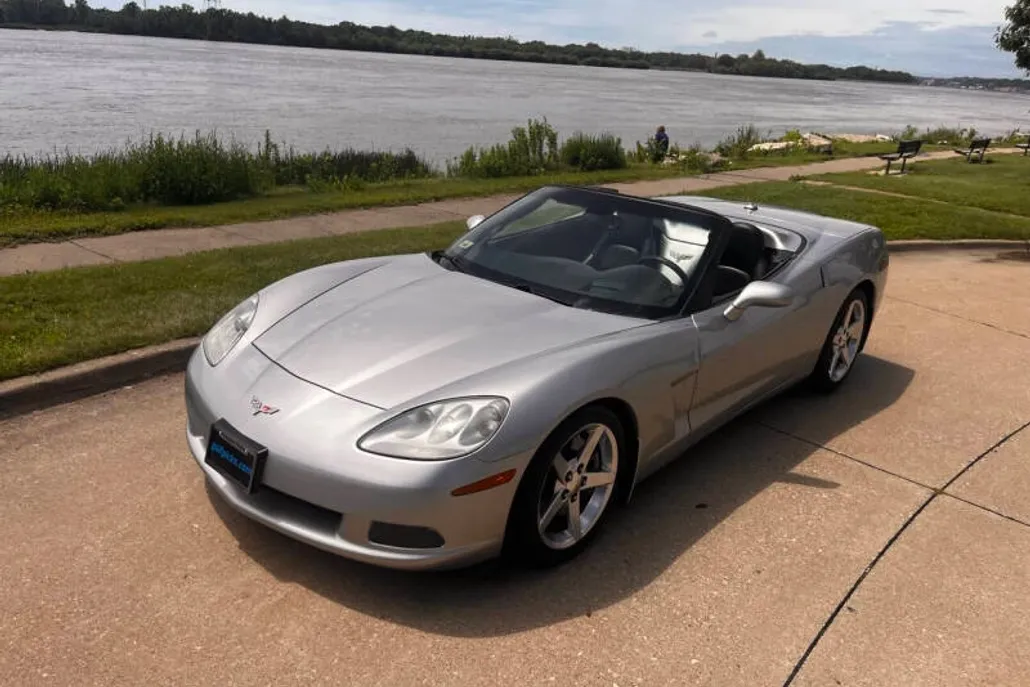2005 Chevrolet Corvette photo 1