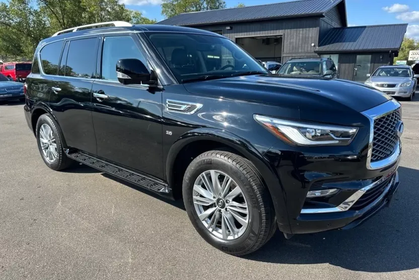 2018 Infiniti QX80 photo 1