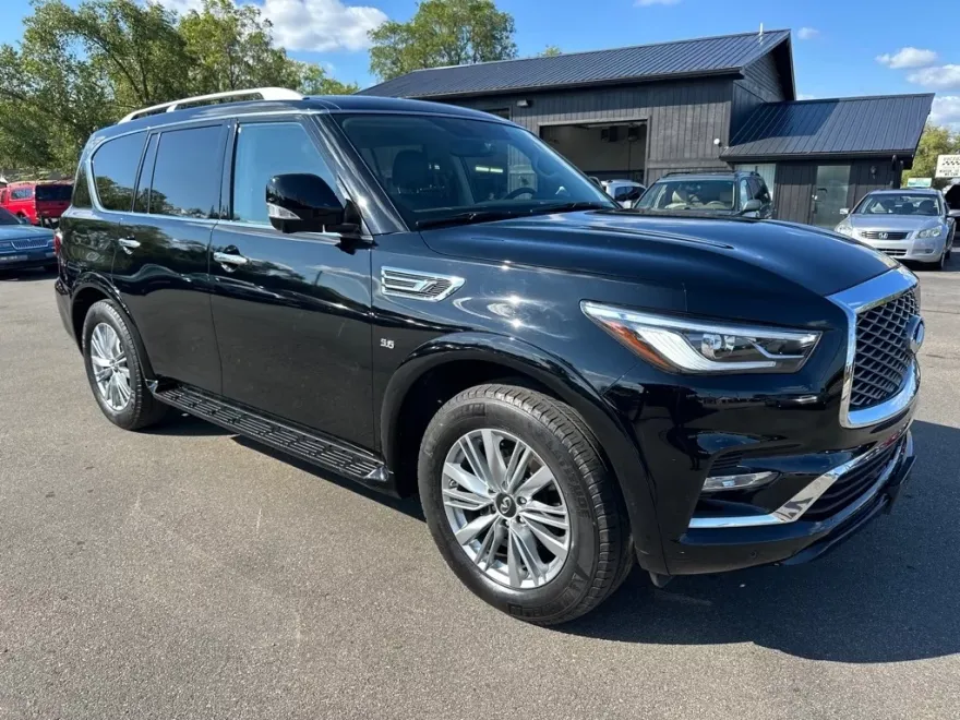 2018 Infiniti QX80 photo 1