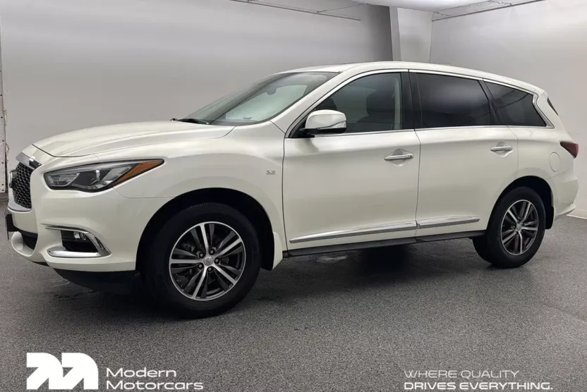 2017 Infiniti QX60 photo 1