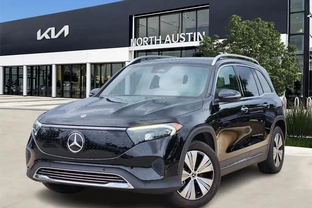 2024 Mercedes Benz EQB 250+ photo 1