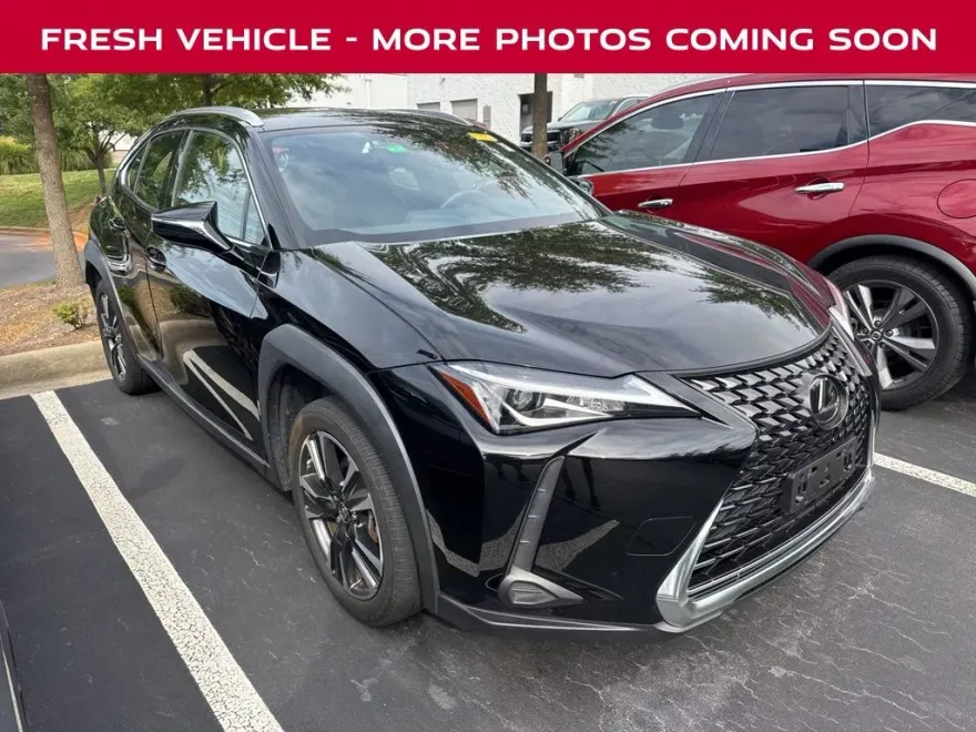2021 Lexus UX 200 photo 1