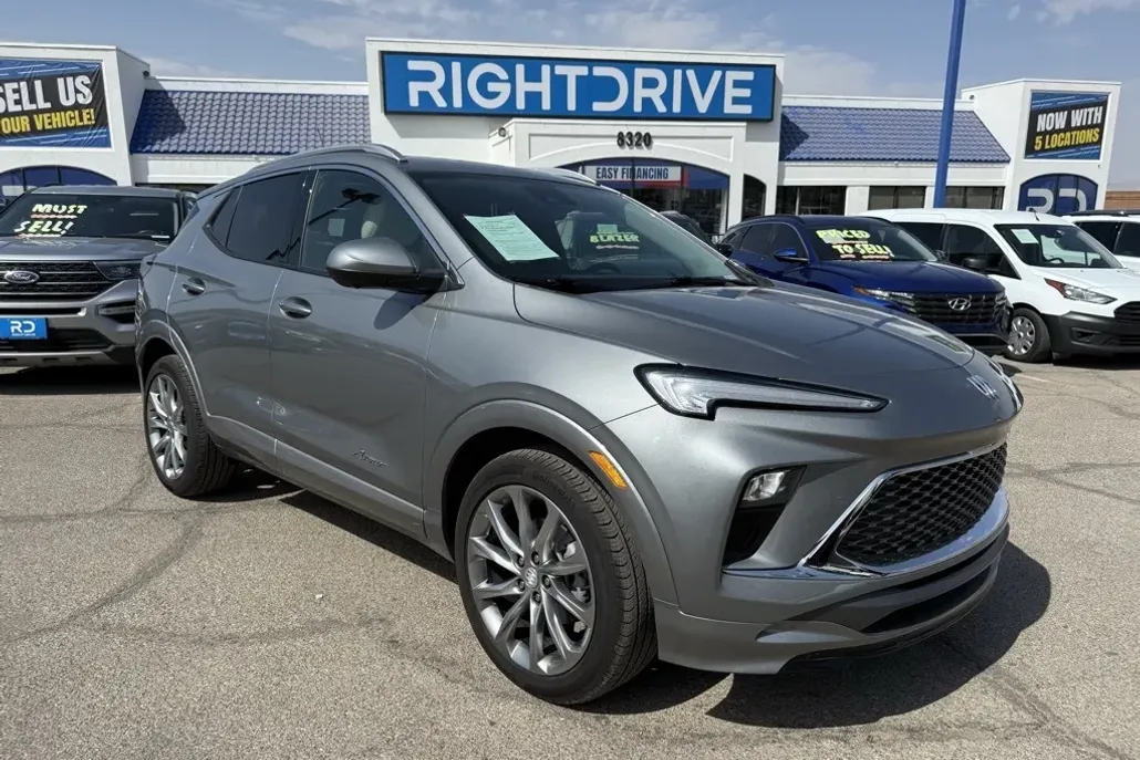 2024 Buick Encore GX Avenir photo 1
