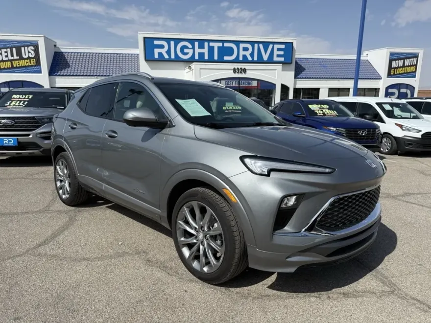 2024 Buick Encore GX Avenir photo 1