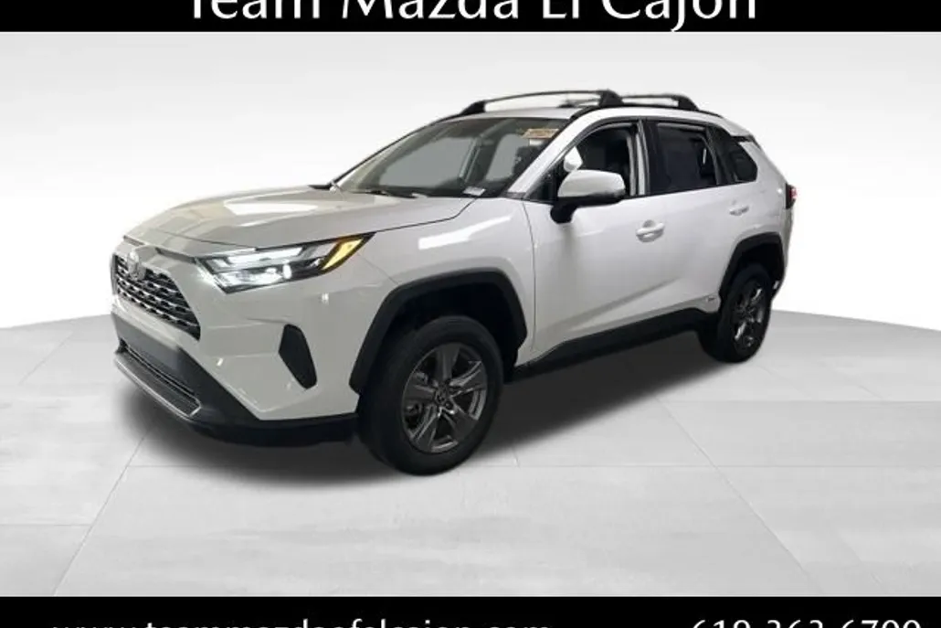 2024 Toyota RAV4 Hybrid XLE photo 1