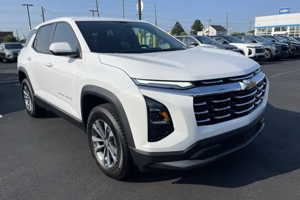 2026 Chevrolet Equinox LT photo 1