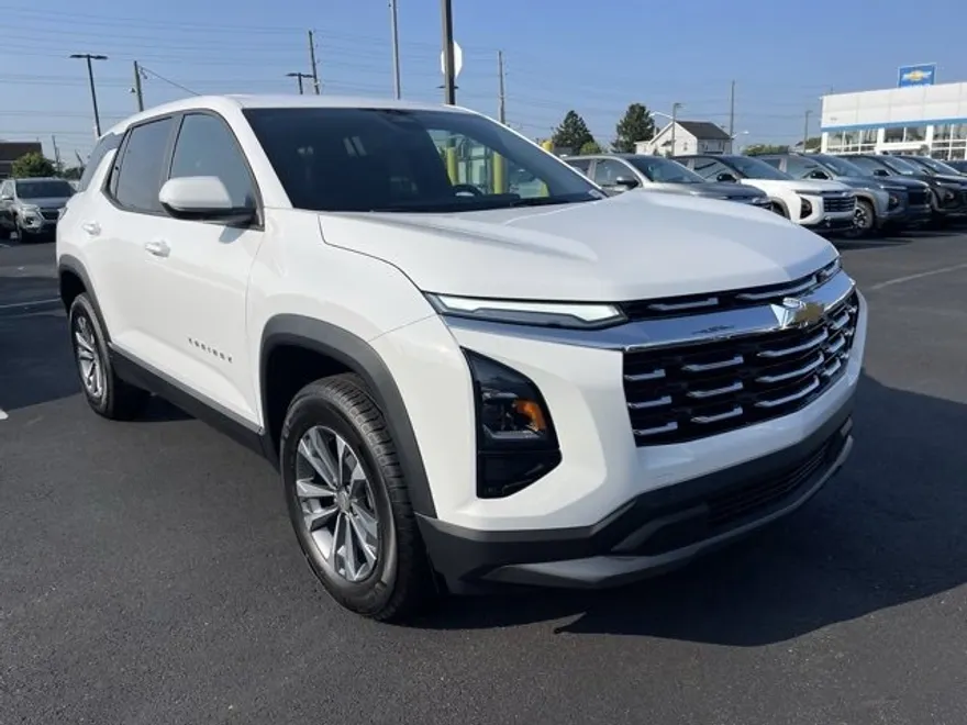 2026 Chevrolet Equinox LT photo 1