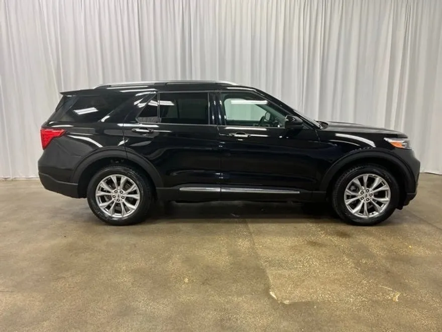 2024 Ford Explorer Limited photo 1