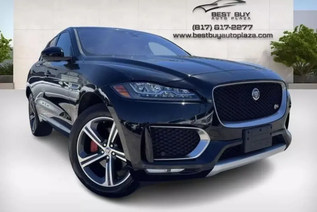 2017 Jaguar F-PACE S photo 1