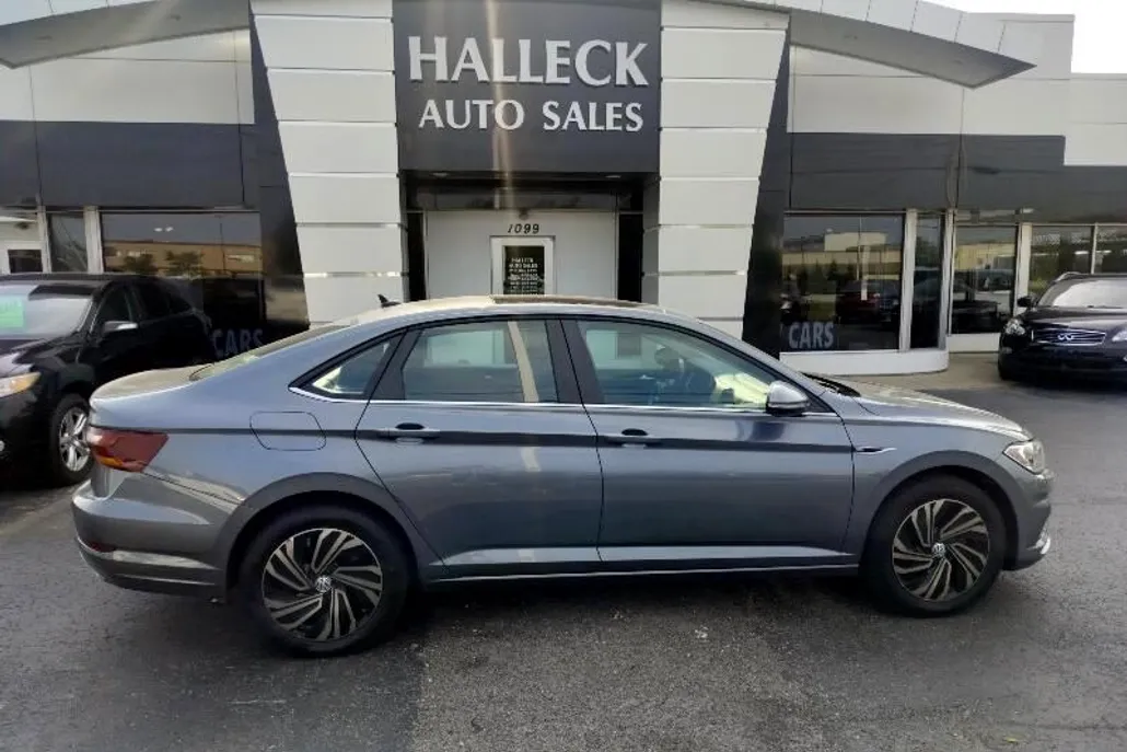 2019 Volkswagen Jetta 1.4T SEL Premium photo 1