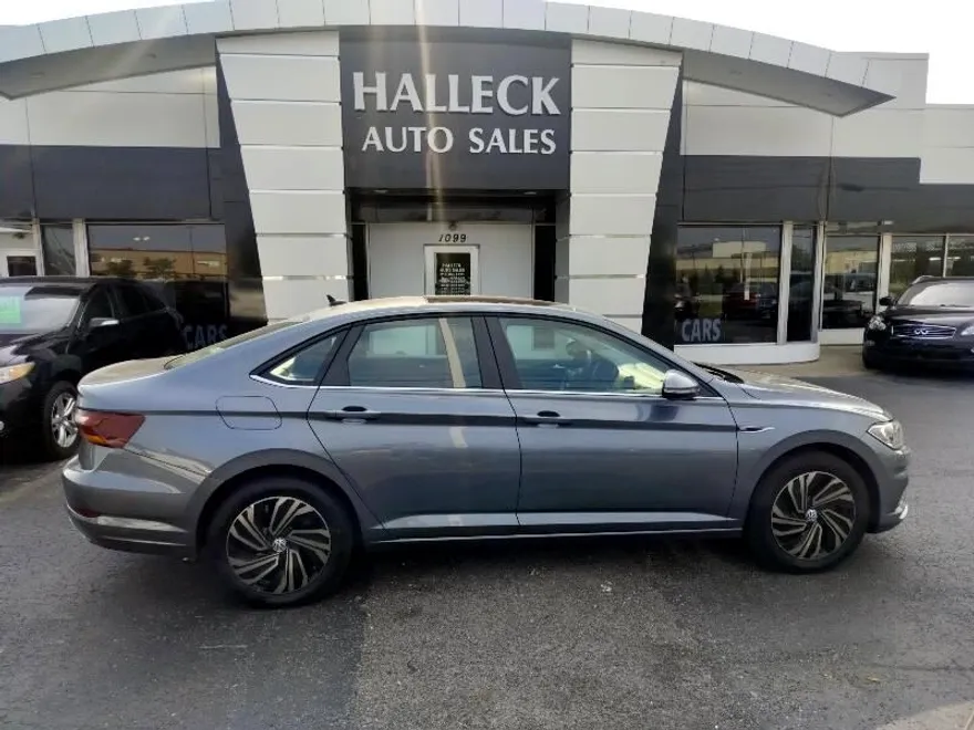 2019 Volkswagen Jetta 1.4T SEL Premium photo 1