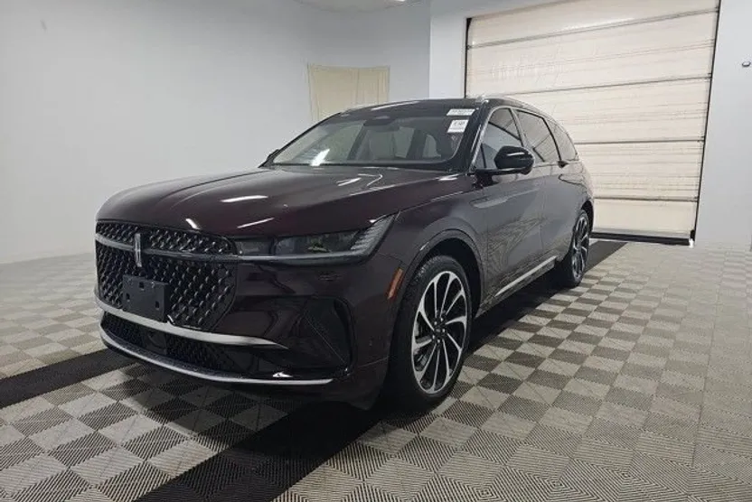 2024 Lincoln Nautilus Black Label photo 1