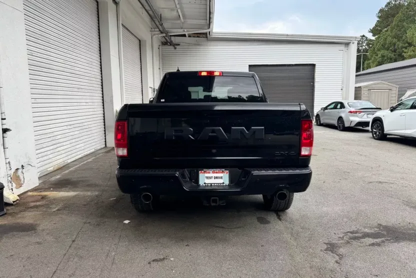 2022 Ram 1500 Classic Express photo 1