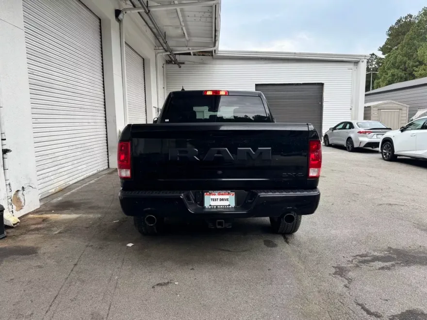 2022 Ram 1500 Classic Express photo 1