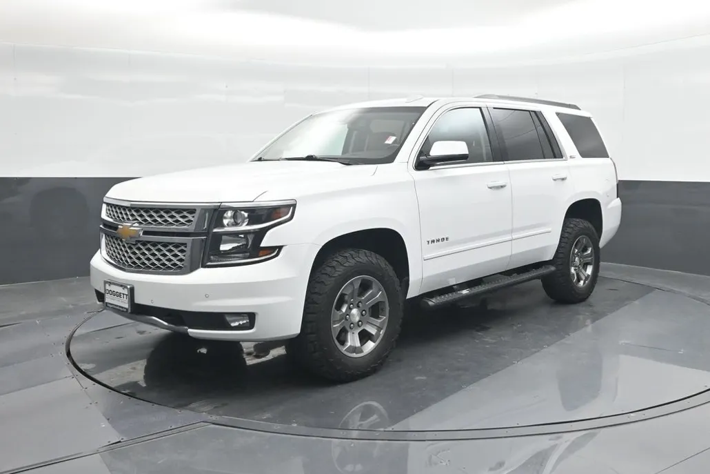 2019 Chevrolet Tahoe LT photo 1