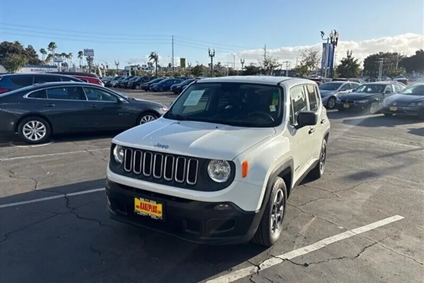 2015 Jeep Renegade Sport photo 1