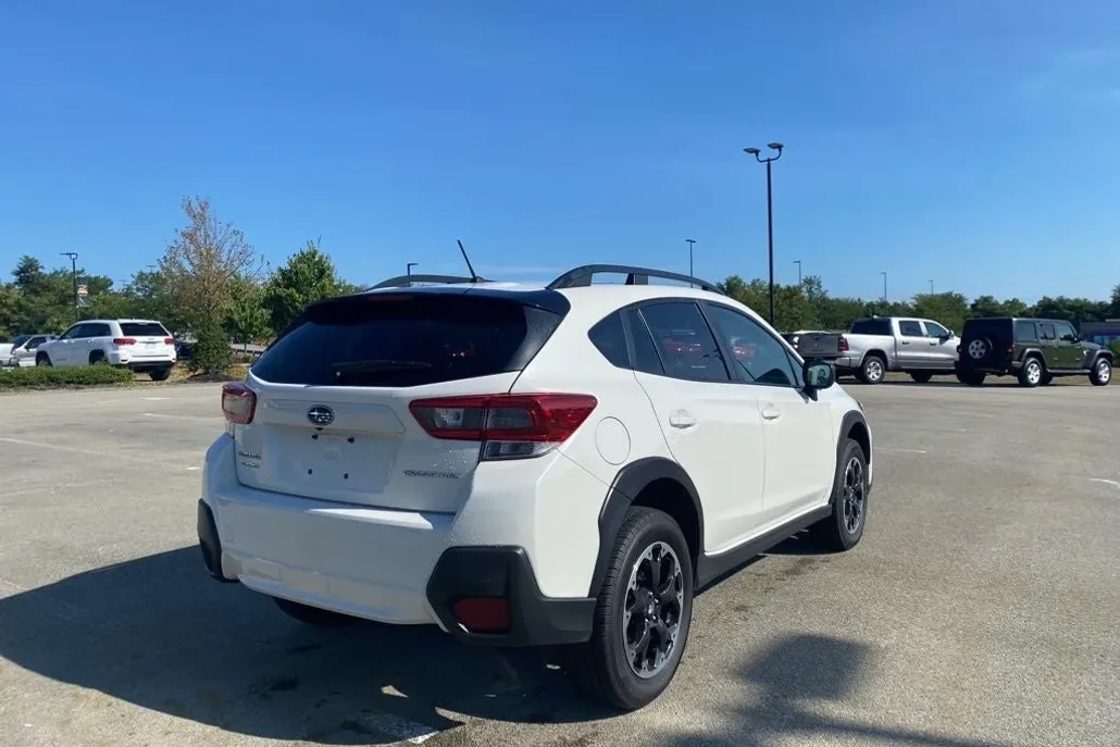 2023 Subaru Crosstrek Base photo 1