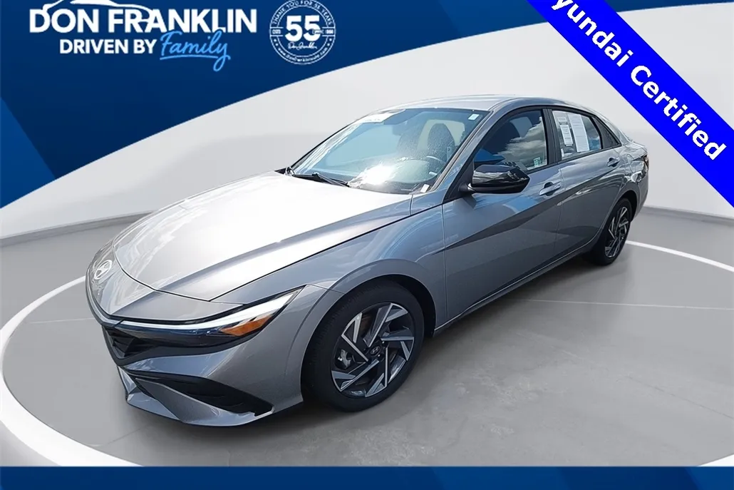 2025 Hyundai Elantra SEL Sport photo 1