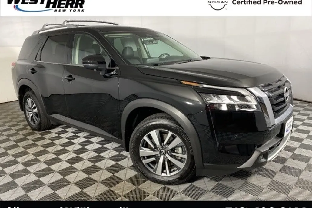 2024 Nissan Pathfinder SL photo 1