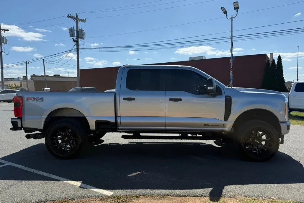 2023 Ford F-250 photo 1