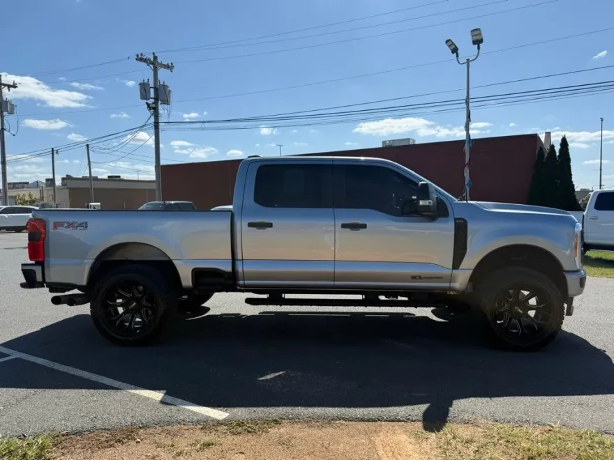 2023 Ford F-250 photo 1