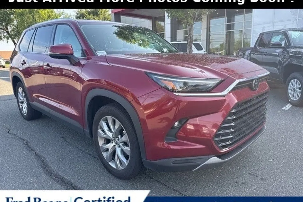 2024 Toyota Grand Highlander Limited photo 1