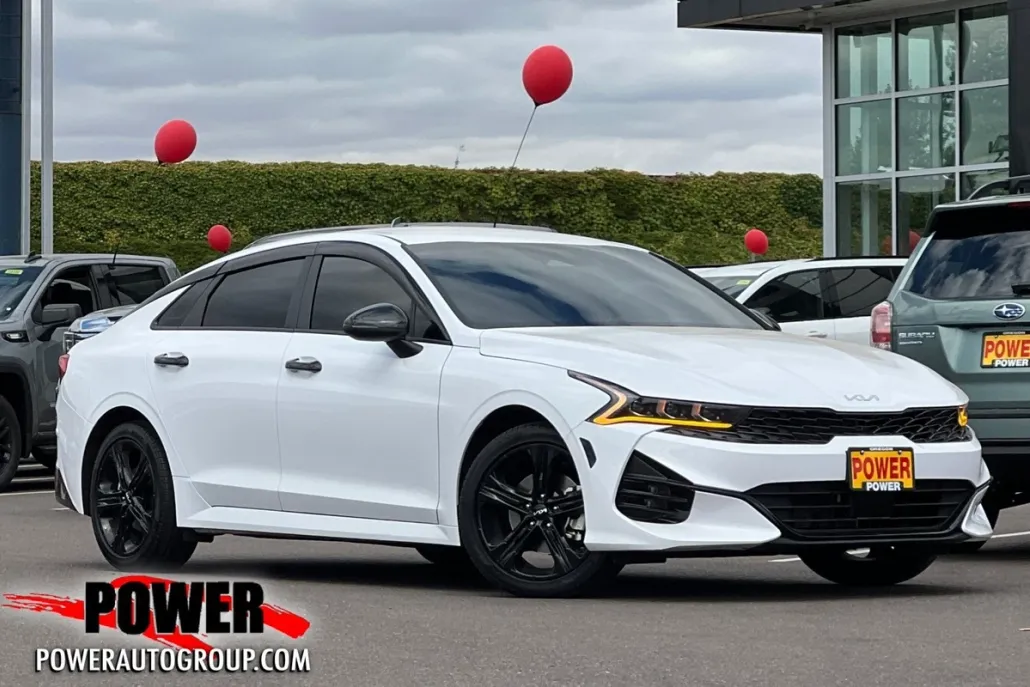 2024 Kia K5 GT-Line photo 1