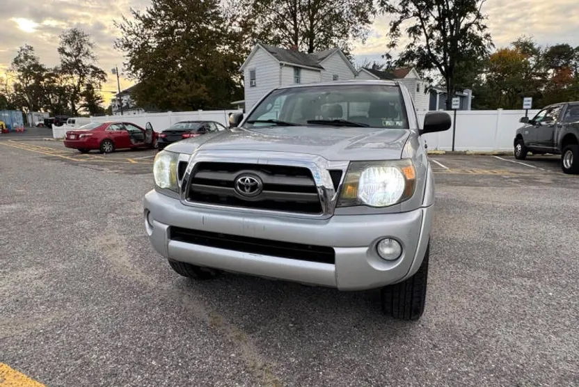 2010 Toyota Tacoma V6 photo 1