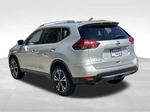 2020 Nissan Rogue SV photo 4