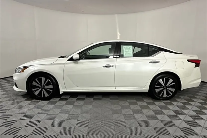 2022 Nissan Altima 2.5 SL photo 1