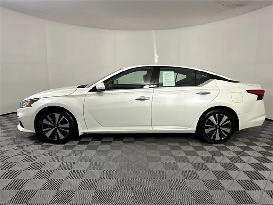2022 Nissan Altima 2.5 SL photo 1