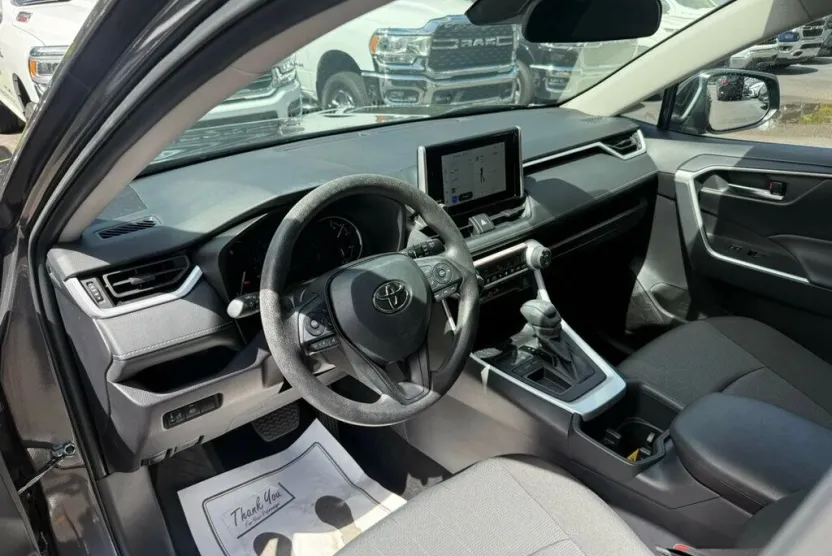 2025 Toyota RAV4 XLE photo 1