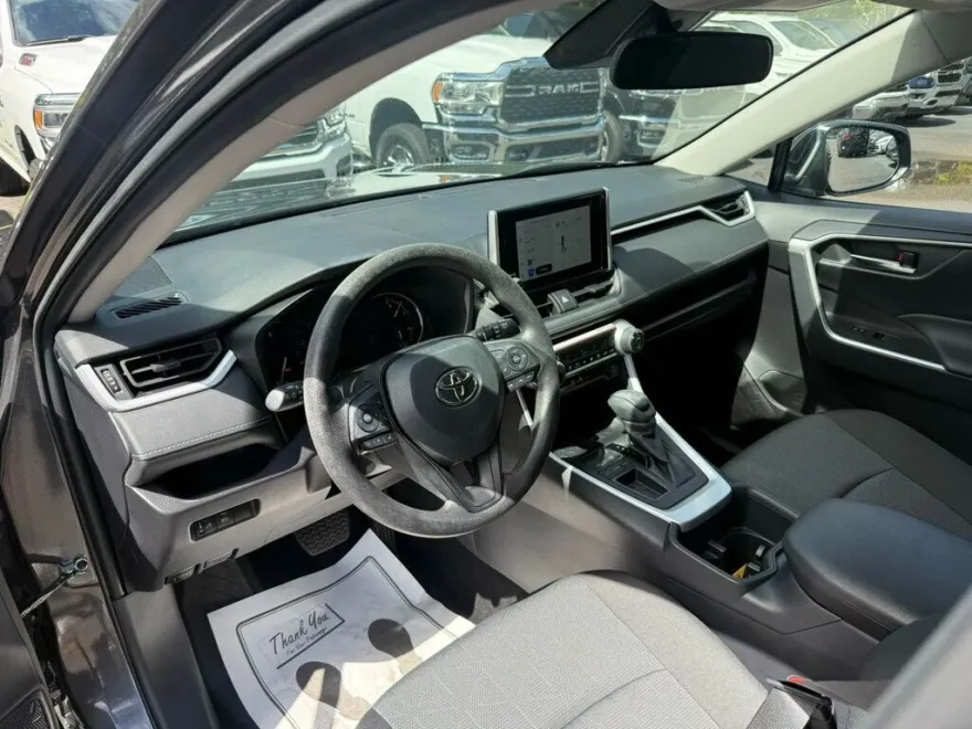 2025 Toyota RAV4 XLE photo 1