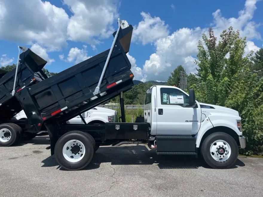 2026 Ford F-750 photo 1