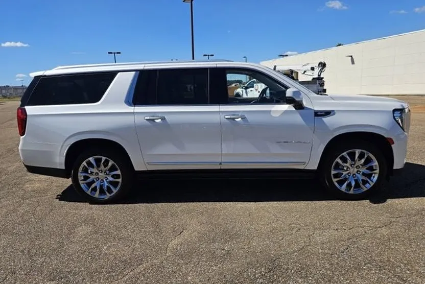 2022 Gmc Yukon XL Denali photo 1