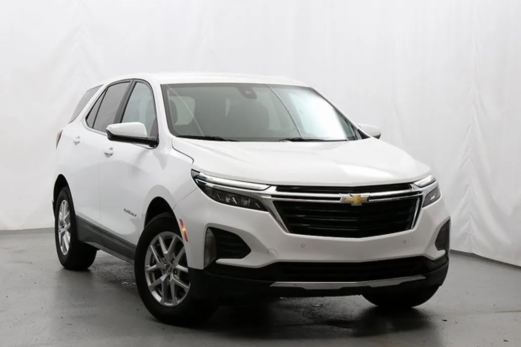 2024 Chevrolet Equinox LT photo 1