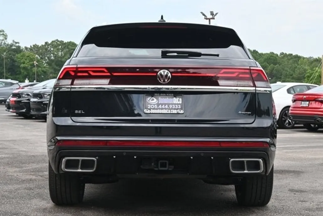 2024 Volkswagen Atlas Cross Sport SEL Premium R-Line photo 1