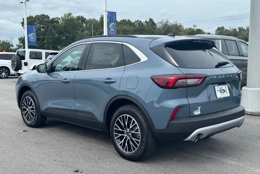 2026 Ford Escape photo 1